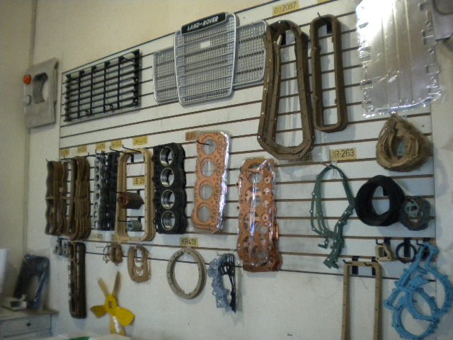 Interior de la tienda Repuestos Impreza en Barrio México